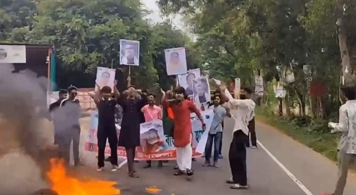 ঢাকা-খুলনা মহাসড়ক অবরোধ করে নিষিদ্ধ ছাত্রলীগের বিক্ষোভ, যান চলাচল ব্যাহত